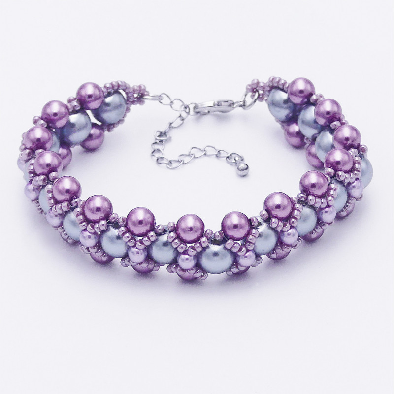 Bracelet tissé en perles de verre ciré ou nacré violine et grises avec des perles Miyuki roses.