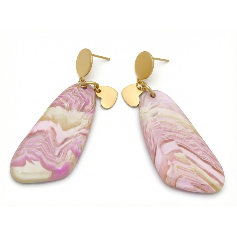 Boucles d'oreilles en polymère de forme allongée. Couleurs violet et beige.